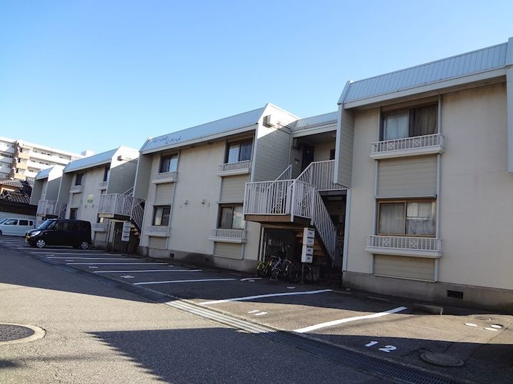 パレーシャルなろっぷの外観