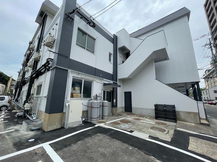 I BASE TENMANの外観