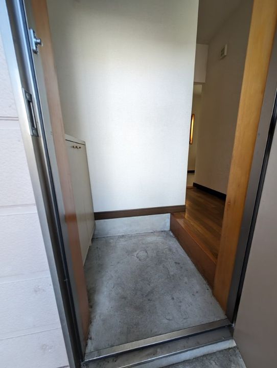 静岡県浜松市中央区広沢2(アパート)の賃貸物件の玄関