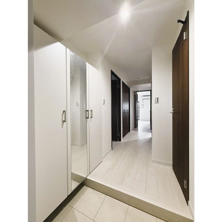 LIBTH光の森IIの玄関