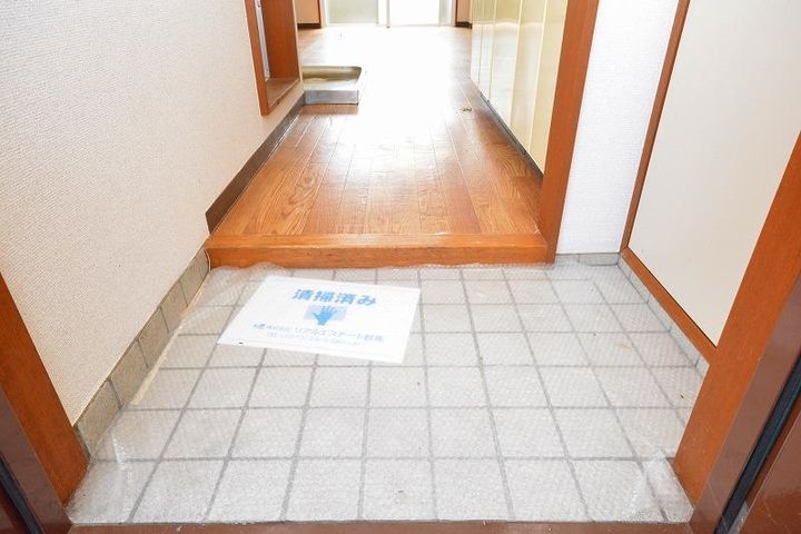 あづまハイツの玄関