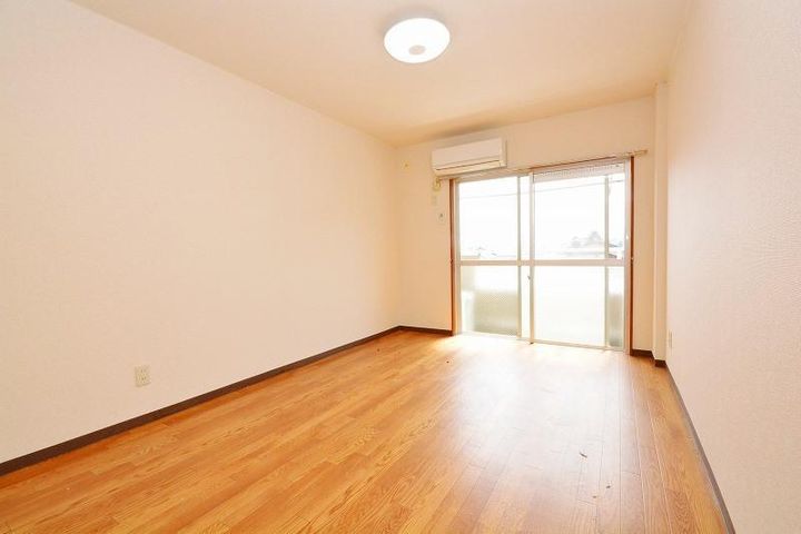 あづまハイツの居間