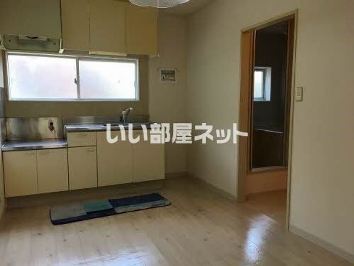 レーヴィンス東長府のキッチン