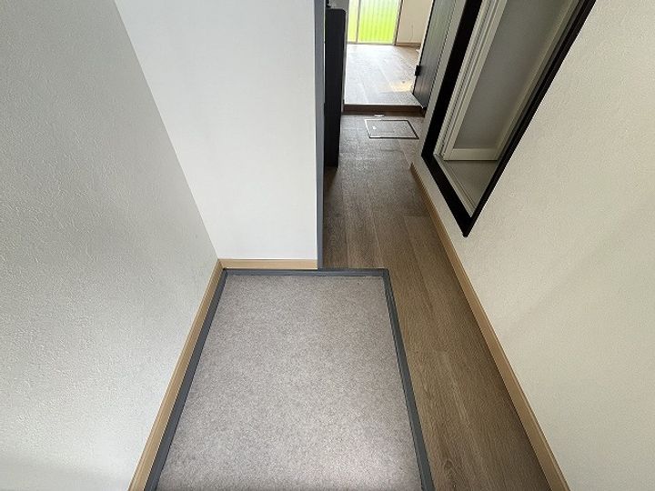 コーポカステリヤの玄関