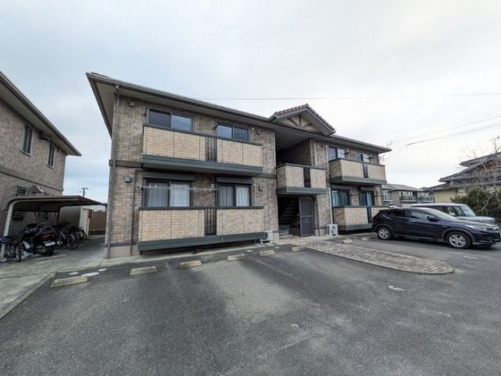 シャルムタウン開成 A棟の外観