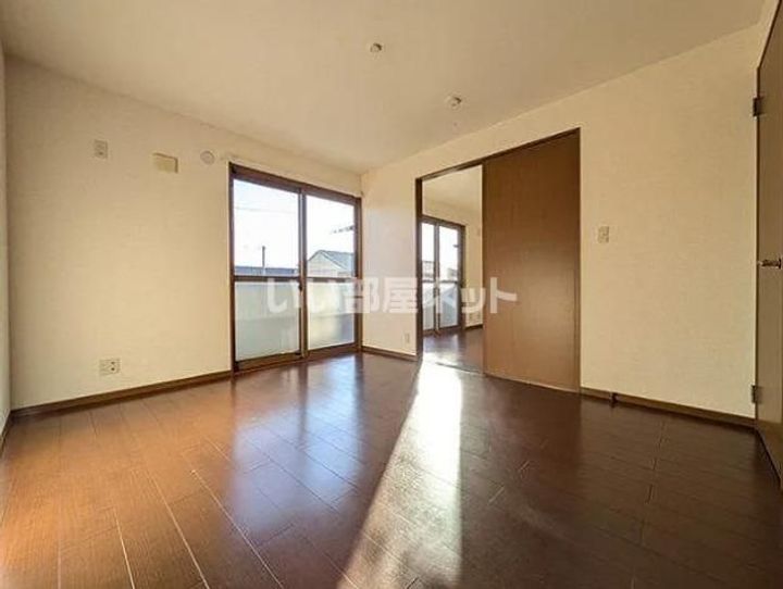 シャルムタウン開成 A棟の居間