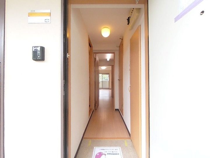 アースグリムの玄関