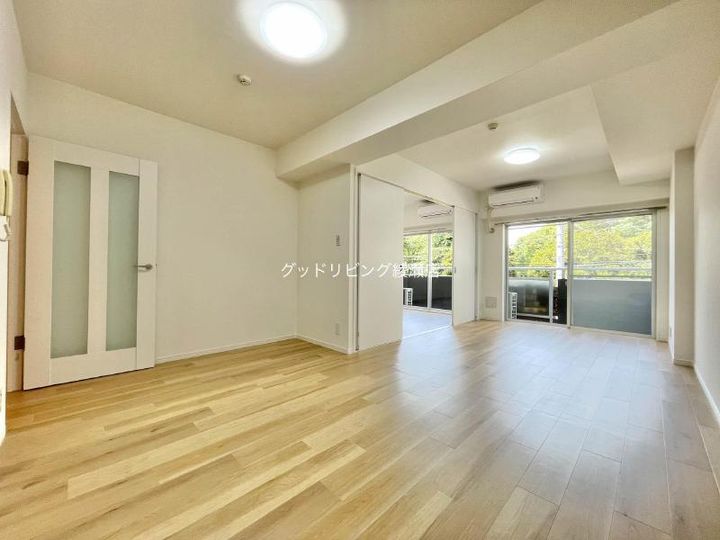 メゾン南柏陵の居間