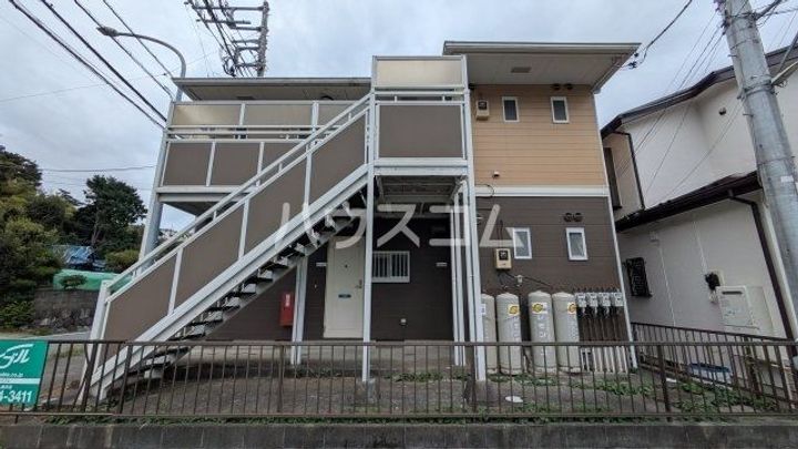 ファミールシャトルの外観