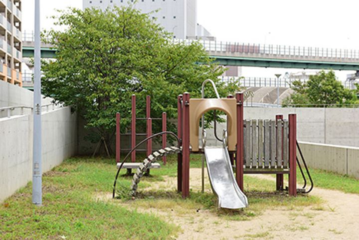 URルネシティ新在家南町の周辺