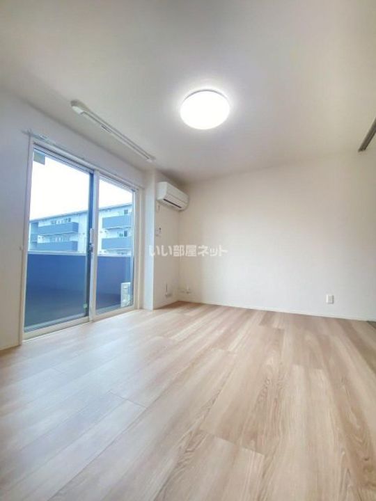 新潟県新潟市中央区幸西2(アパート)の賃貸物件の居間