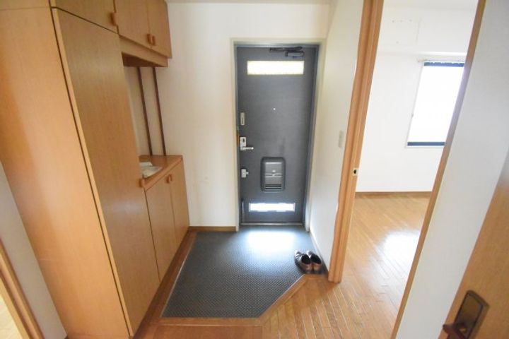 神奈川県横浜市保土ヶ谷区権太坂2(マンション)の賃貸物件の玄関