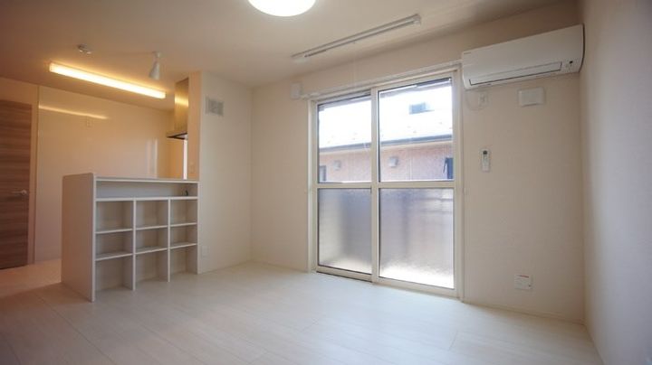 ラ・ランド上新栄の居間