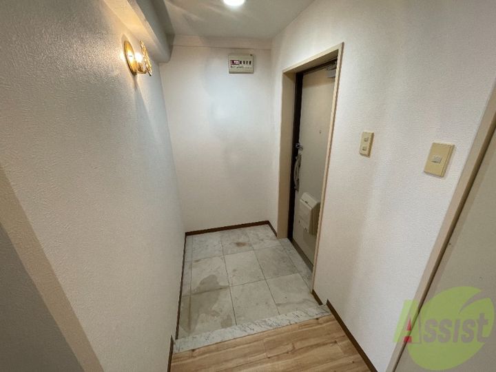 朝日プラザ西上橘通の玄関