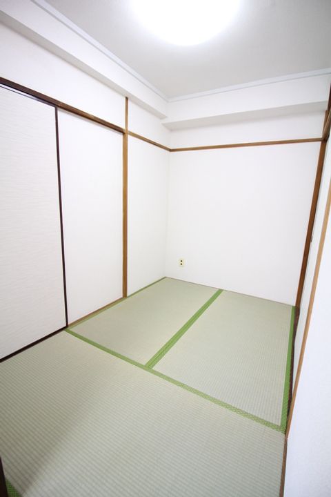 相川マンションの居間