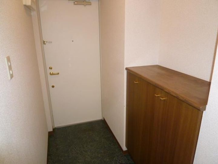 東京都北区王子4(マンション)の賃貸物件の玄関