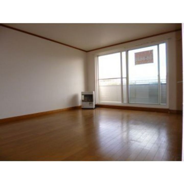 めぞん参番館の居間
