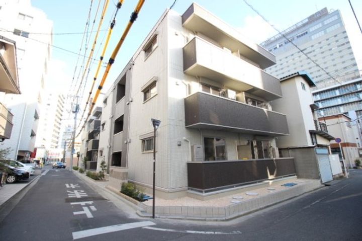 ウィング A棟の外観