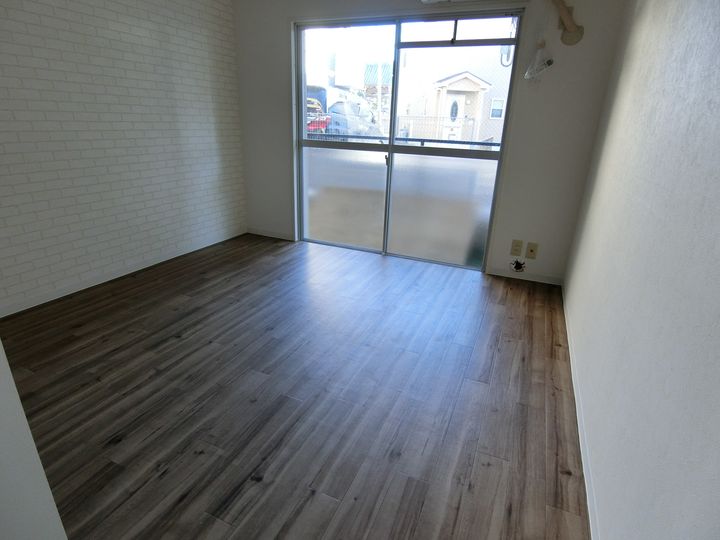 ライブリー加納の居間