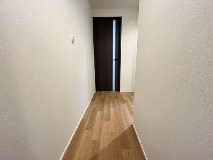 HESTA近大前IIの玄関