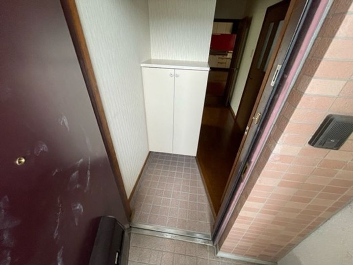 福元屋ビルの玄関