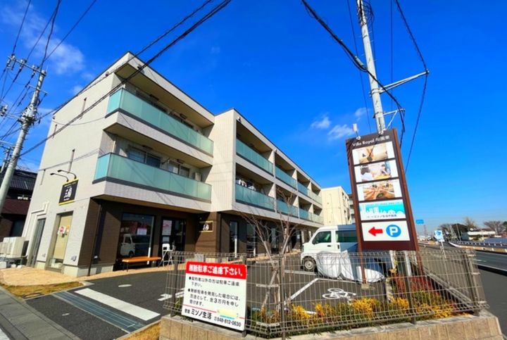 ヴィラロイヤル美園東の外観
