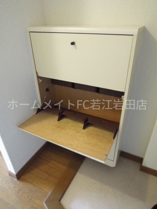 矢野若江ハイツの玄関