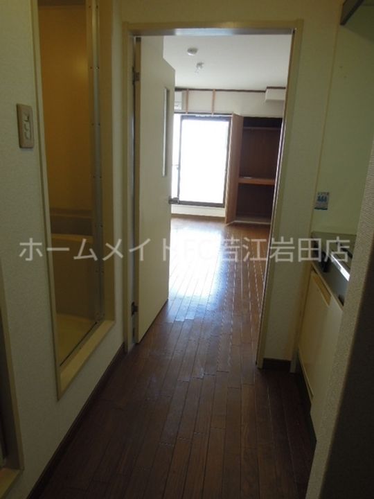 矢野若江ハイツの玄関