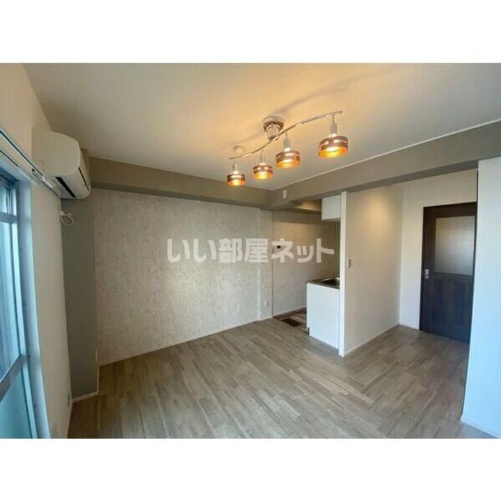 メゾンド・クマダの居間