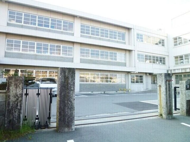 リヴェールの周辺