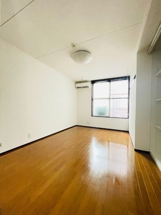 ■ABBEY ROADの居間