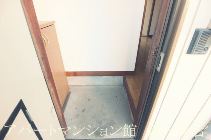 リバティハウスの玄関