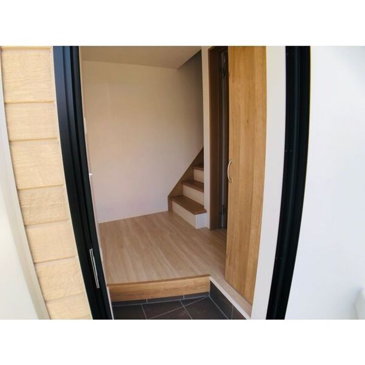 LE COCON好本町の玄関