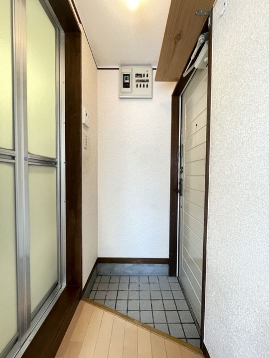 デ・ソレイユC棟の玄関