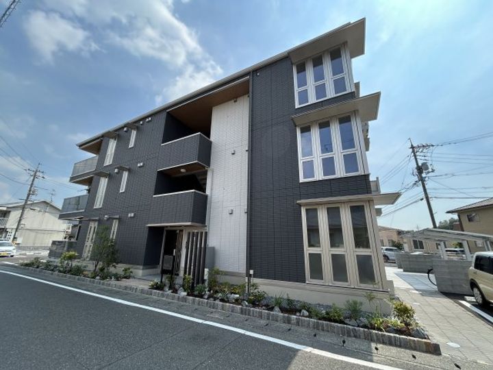 トリシア田中の外観