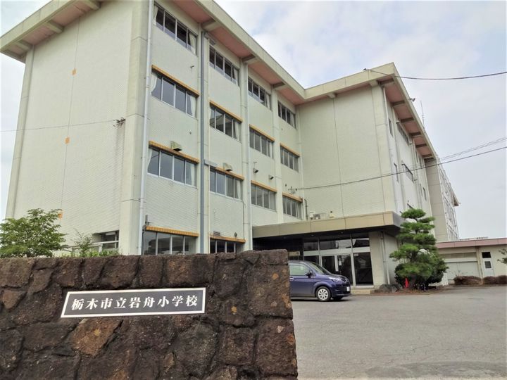 カノン Iの周辺