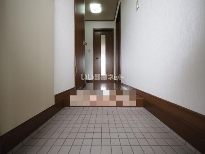 アーバンコーポマリの玄関