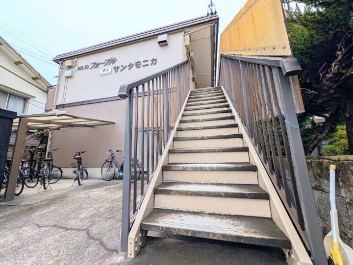 静岡県浜松市中央区文丘町(アパート)の賃貸物件の外観