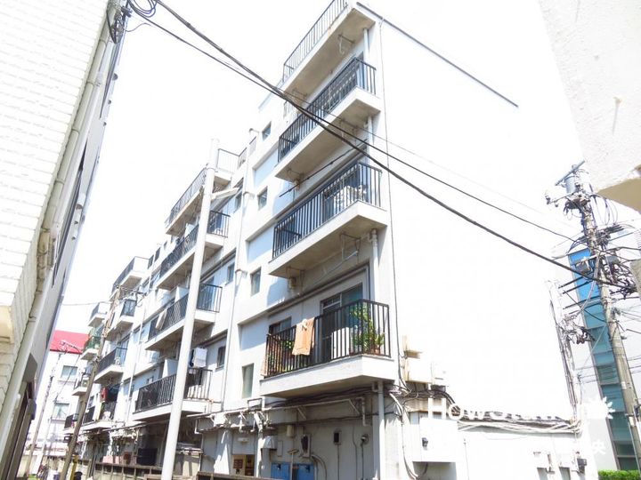 ジョイビルの外観