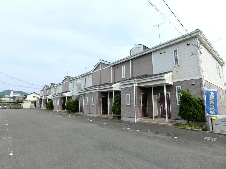 プレシャスタイム志度の外観