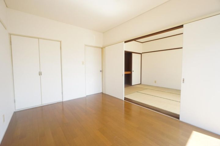 ニューパリヤスズキの居間
