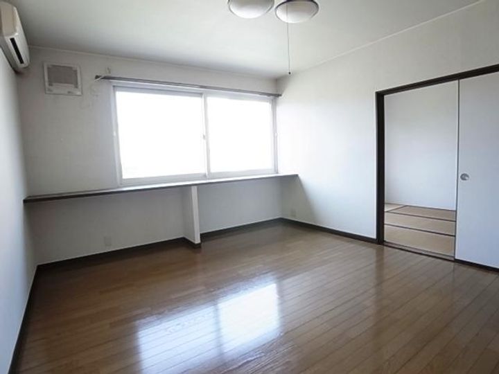 メイプルハイツ55の居間