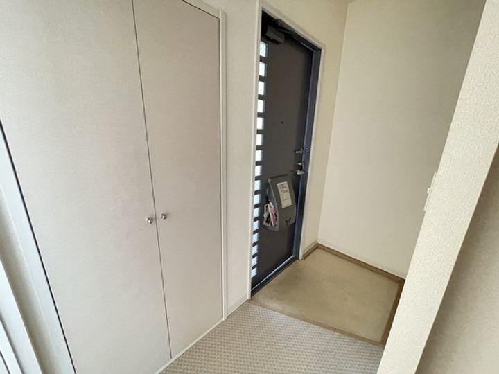 原田ハイツA棟の玄関