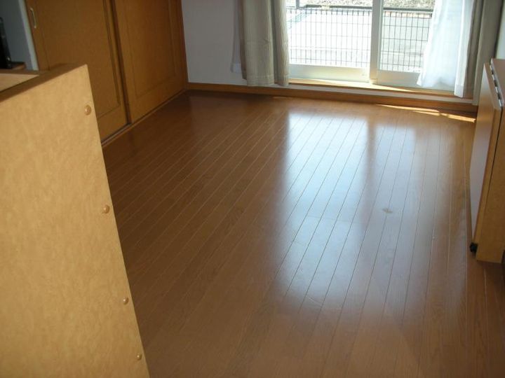 レオパレスセレーノの居間