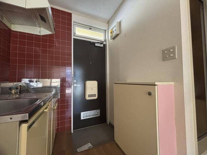 雅コーポBの玄関