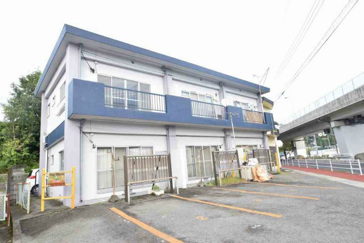 中ノ町荘 西棟の外観