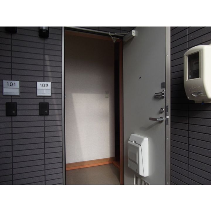 パークヒルズ小羽山C棟の玄関