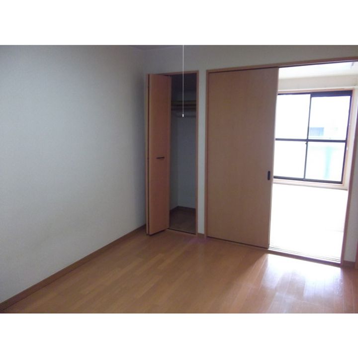 パークヒルズ小羽山C棟の居間