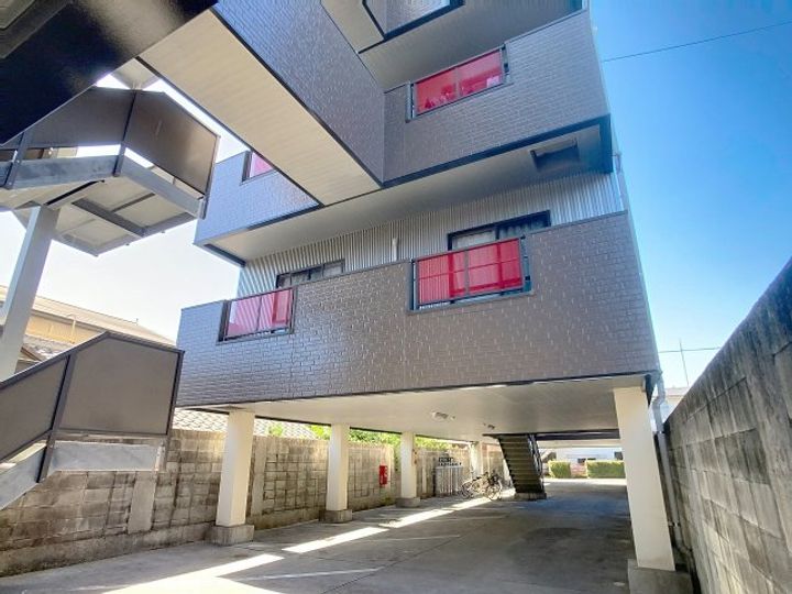 エレガンスYOU B棟の外観