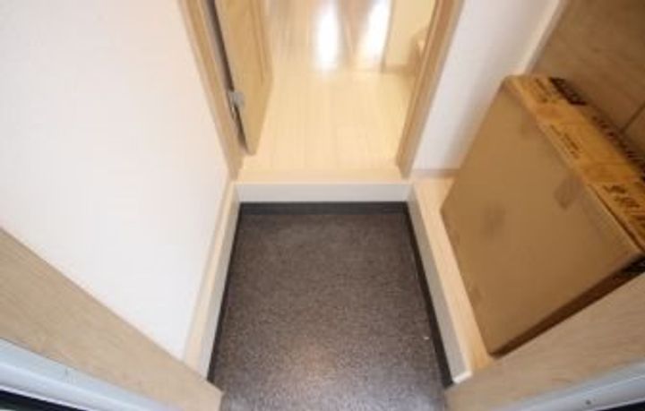 スパシーバ江波南の玄関